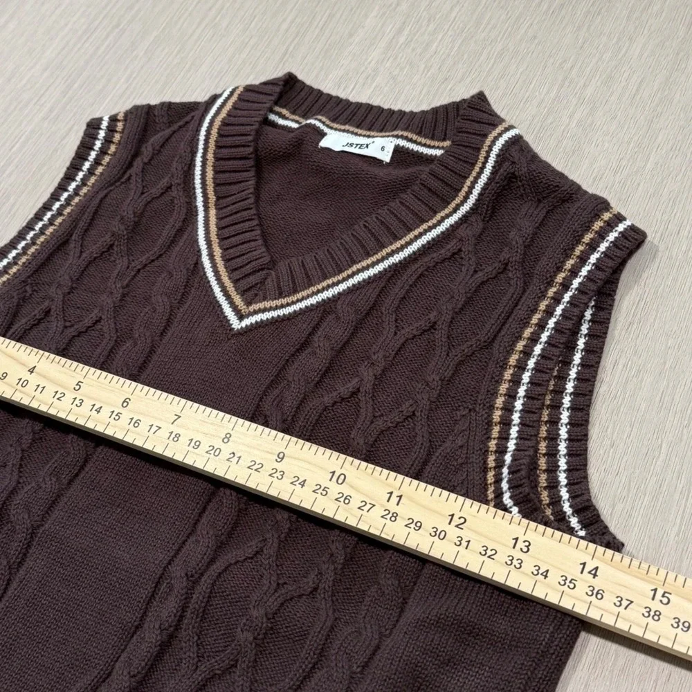 Boy's Preppy V-Neck Cable Knit Sweater Size 6